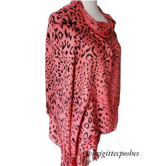Animal Print Coral Shawl with Fringes - Picture 3 of 10